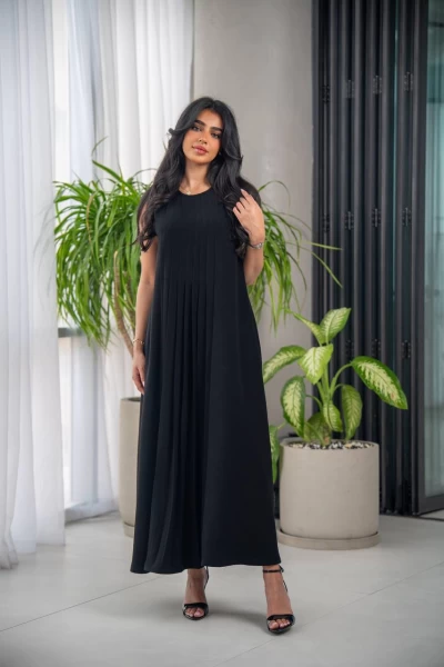 Practical black crepe dress C:IB1081